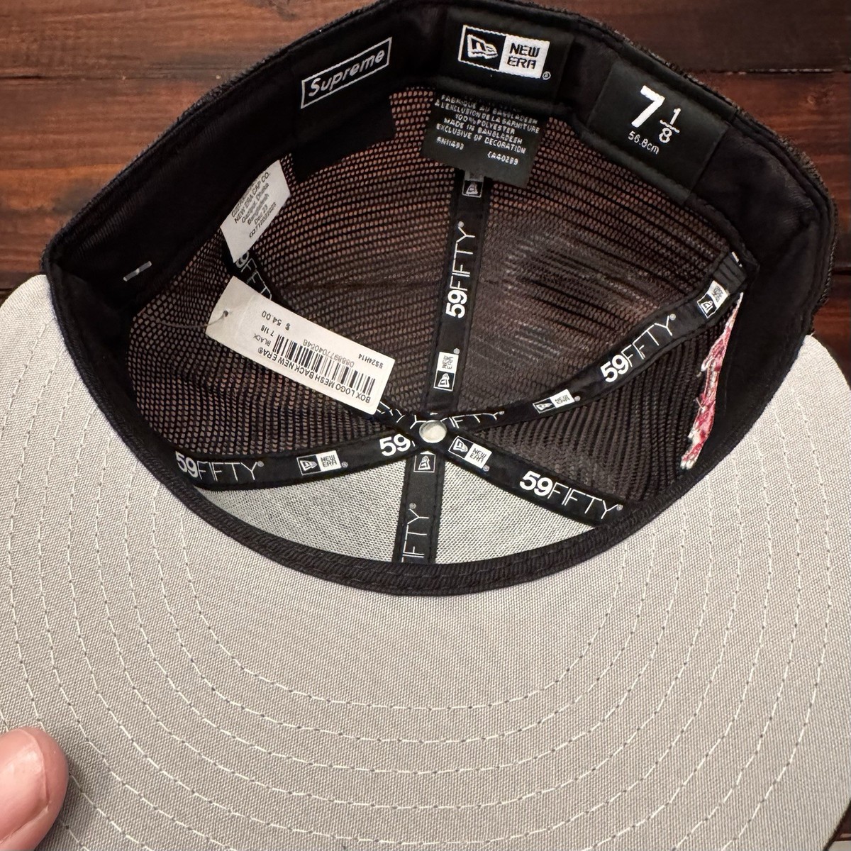 Supreme New Era Box Logo Mesh Back Fitted Hat Black Sz 7 1/8 NEW
