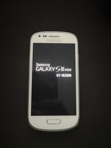 Samsung Galaxy S III mini GT-I8200N 8GB (Ohne Simlock) Weiß