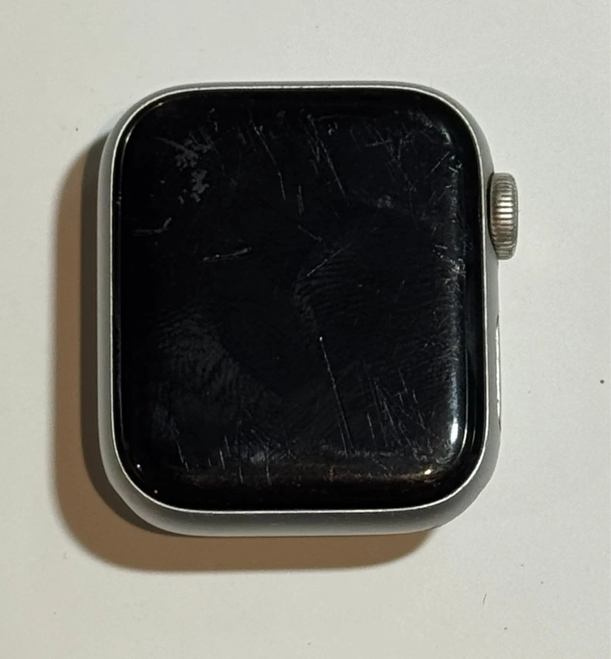 Apple Watch SE A2353 40MM Silver Aluminum - Image 2 of 4