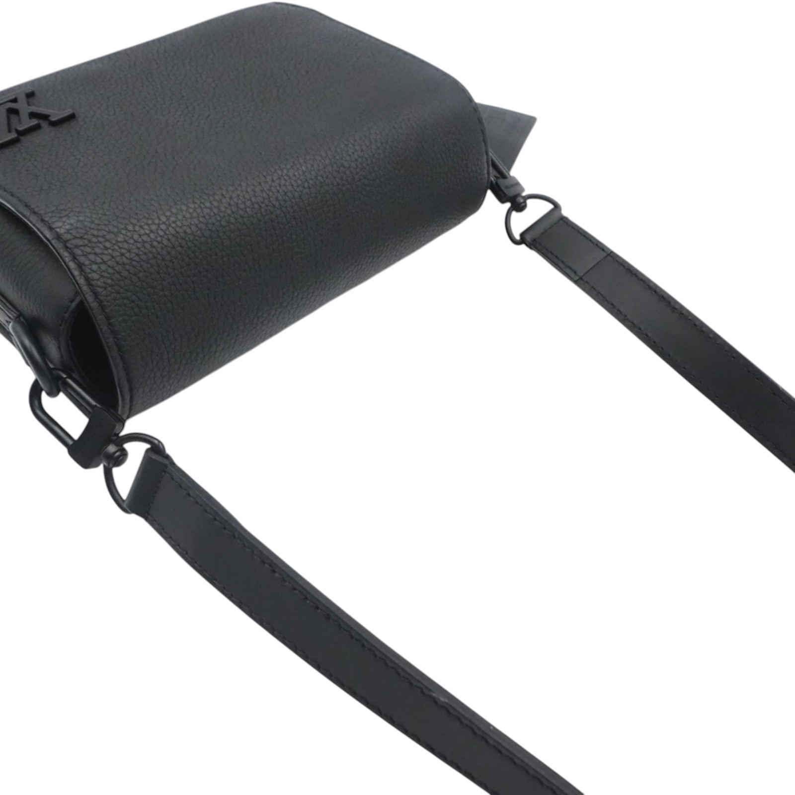 Louis Vuitton M82085 Fastline Wearable Wallet Shoulder Bag image 4