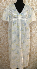 Vintage Character Floral Shortsleeve Nightgown Size L White Lavender Lace Trim