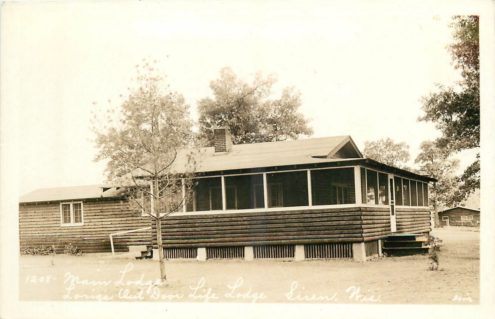 1930s Siren Wisconsin Main Lodge Loring's Outdoor RPPC Postcard 25-10189