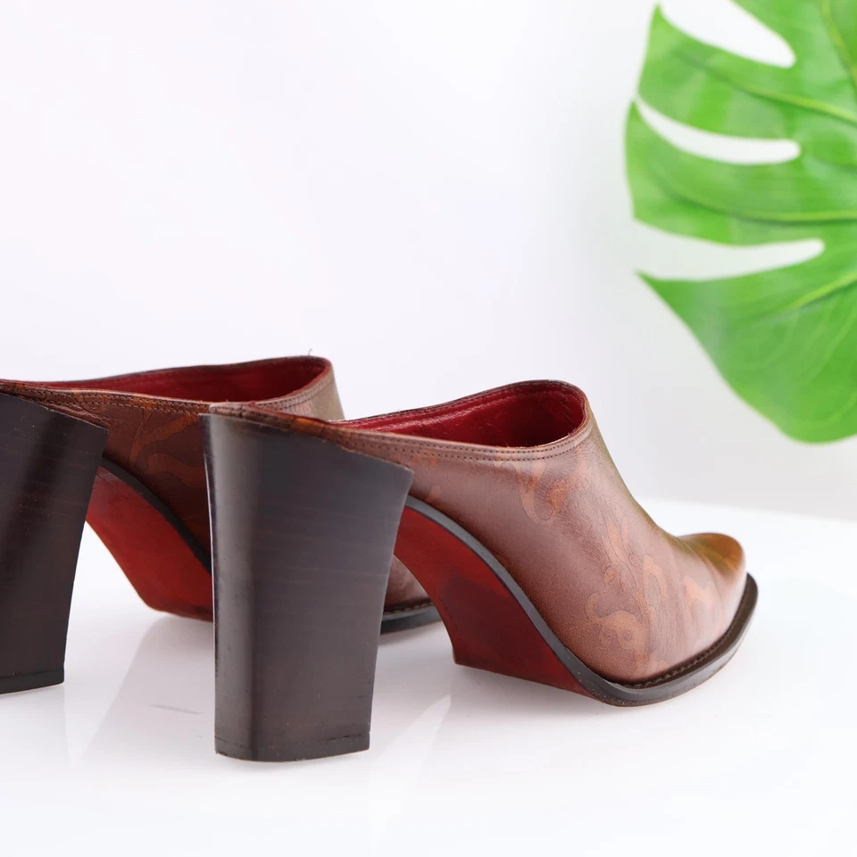 Donald Pliner Womens Perlie Mules Size 9 Brown Leather Pointed Shoes Block Heels - Image 4 of 4