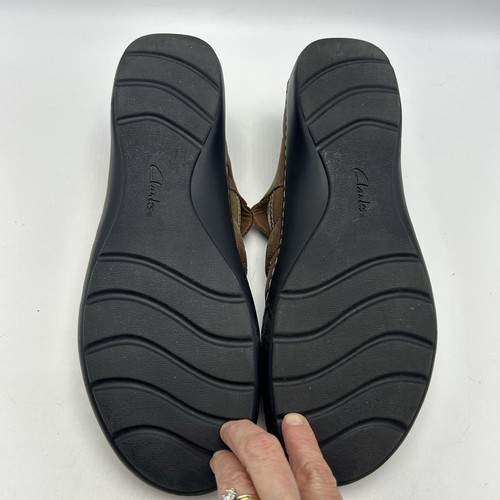 Clarks Sandals Shoes Womens 9.5 Brown Leather Casual Comfort Closed Toe Read - Picture 9 of 9