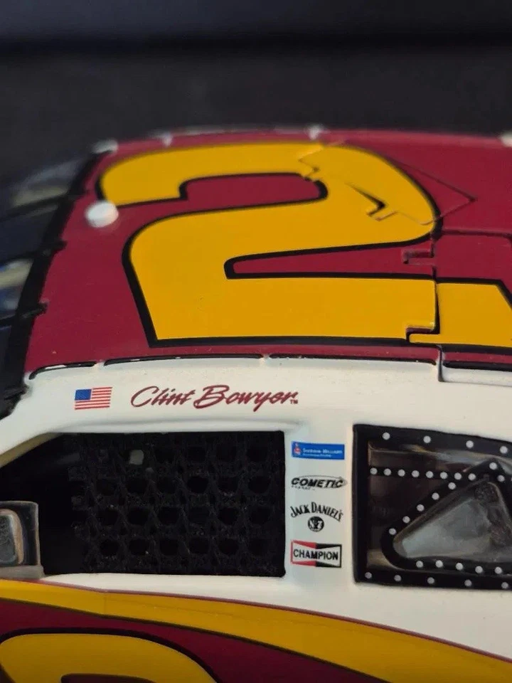 Rare 2007 CLINT BOWYER #2 BB&T Chevrolet MONTE CARLO 1/24 Lionel Action NASCAR - Image 4 of 4