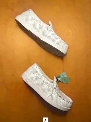 DC Shoes Men's White Perforated Slip-On Skate Shoes US 8 Medium (D/M)