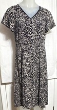 Talbots Women's Fit & Flare Dress 8 Black/White Floral V-Neck Short Sleeve