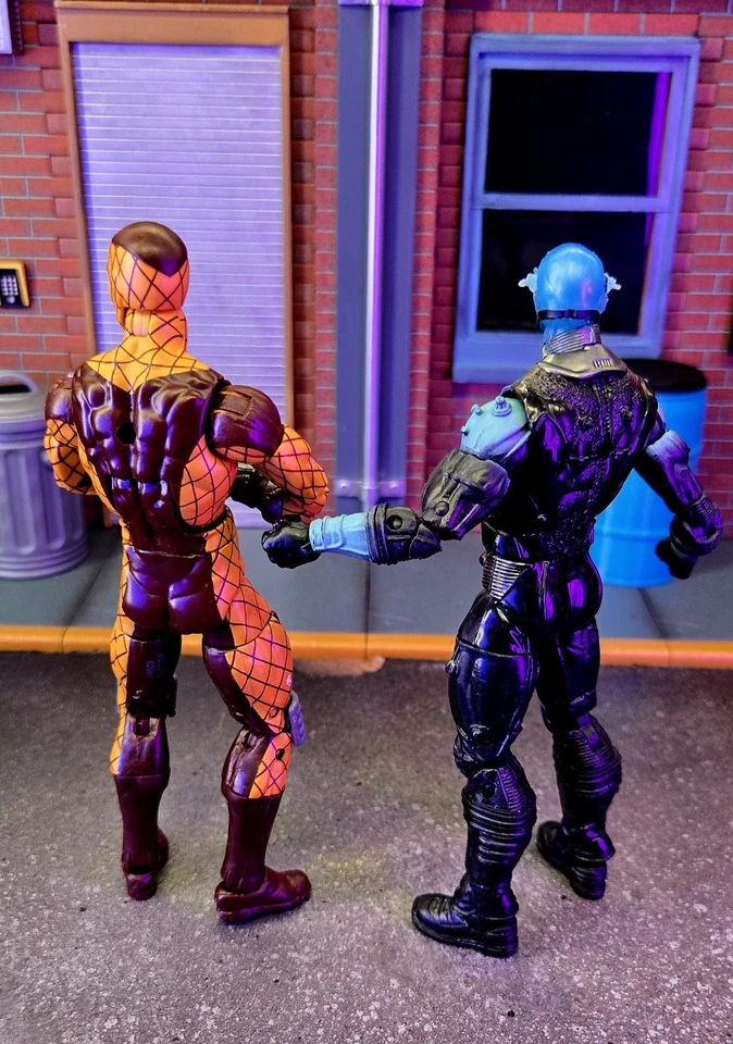 Figuras de acción Marvel Legends Spider-Man Villains Shocker & Ultimate Electro 6" Foto 4 de 4