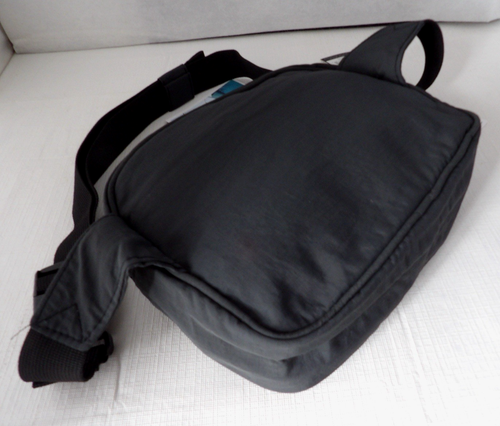 NWT Authentic ALOHA COLLECTION MONOCHROME KEEP IT LIGHT Gray/Blk Hip Pack Unisex - Picture 7 of 12