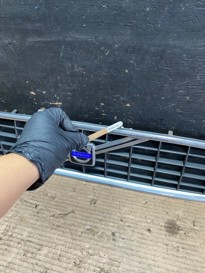 Parrilla superior delantera Volvo S40 2005 2006 2007 08620116 OEM S5754 DG Foto 4 de 4