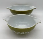 Two Pyrex Spring Blossom Cinderella 4 Quart  Bowl Green #444 Vintage and #442