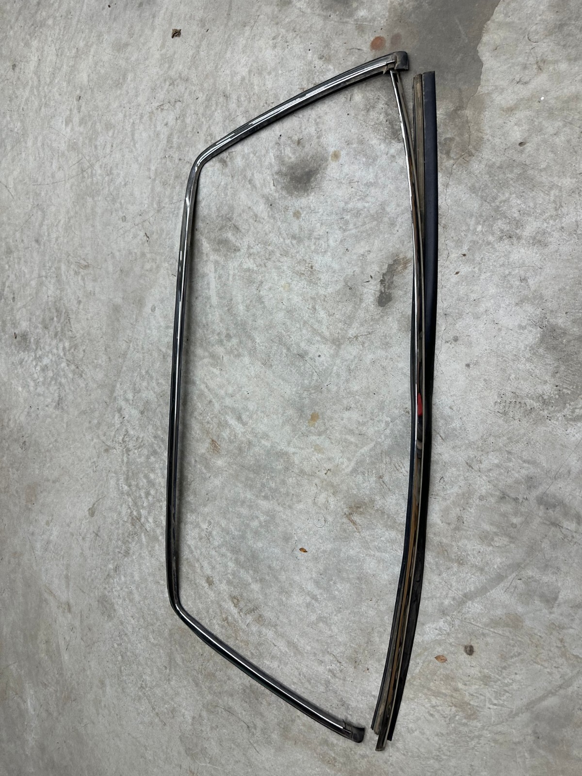 Rolls Royce Silver Seraph Rear Windshield Window Trim Chrome