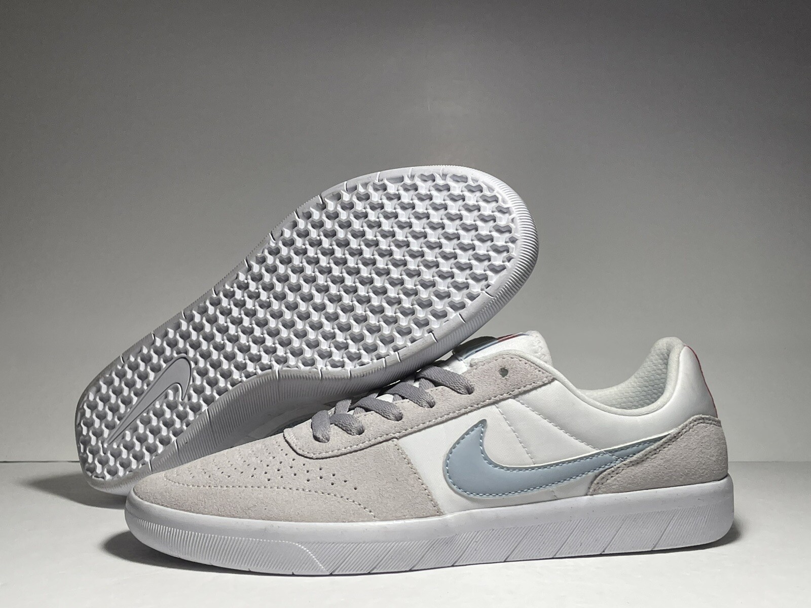 nike sb team classic vast gray & white shoes
