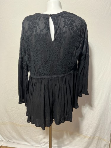 NUEVO CON ETIQUETAS Torrid Mujeres Negro Top Camisa Túnica Peplum Encaje Manga Campana Rayón Talla 1 1X - Imagen 5 de 8