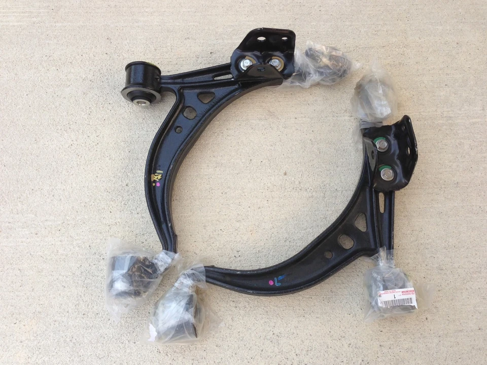 *NUEVO PAR DE BRAZOS DE CONTROL INFERIORES DELANTEROS IZQUIERDO Y DERECHO LEXUS SC400 SC300 1998-2000 OEM Foto 2 de 4