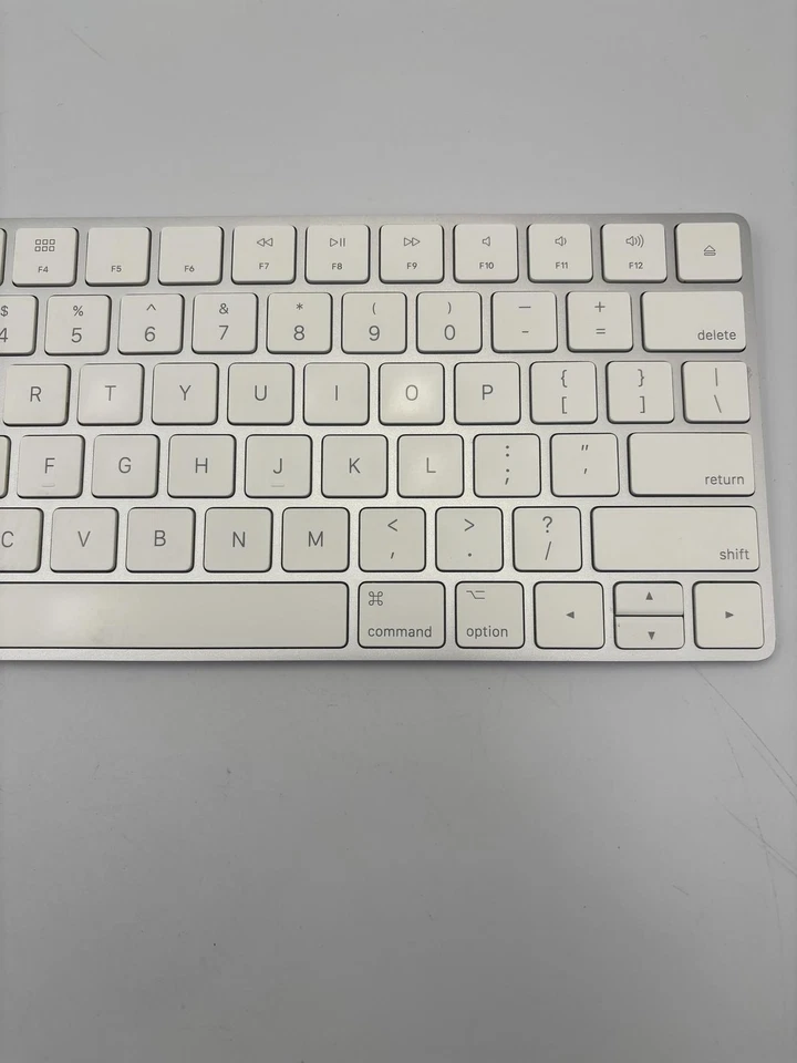 Apple Magic Keyboard - *US English * - Image 4 of 4