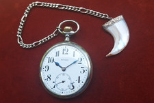Antiguo reloj de bolsillo grande Movado Grand Prix - tiene el aspecto de un tipo de ferrocarril