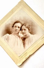 1800s Sisters High Collar Dresses Victorian Era Studio Photo Cabinet Card Orig