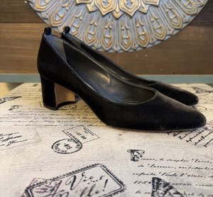 Manolo Blahnik Listony Suede Cranberry Block Heel SZ 35.5