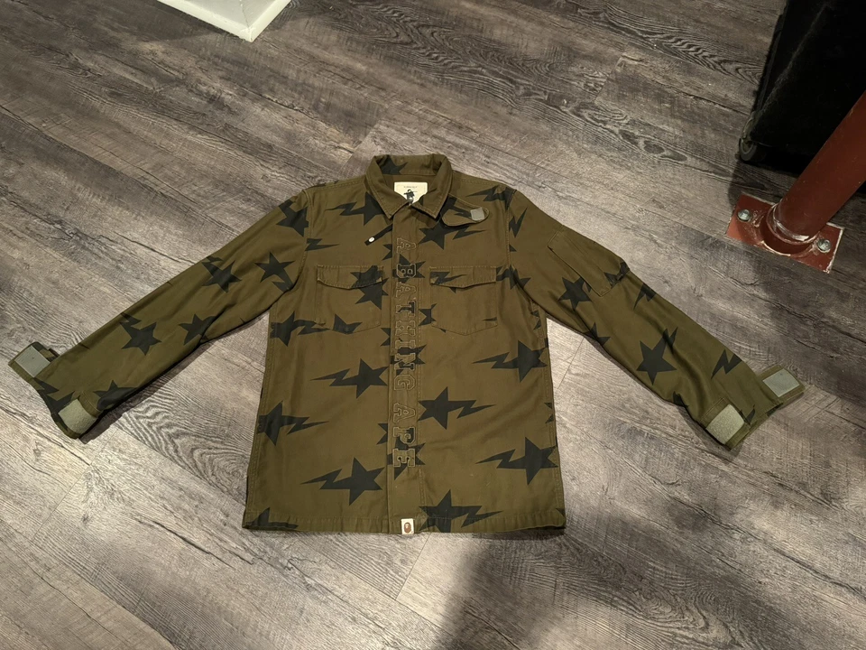 Chaqueta militar con patrón Bape Sta Foto 2 de 4