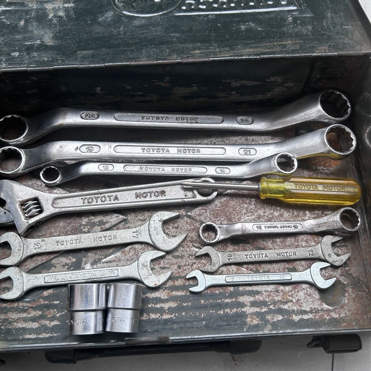 TOYOTA 工具セット Vintage TOYOTA MOTOR Toolbox Offset Socket Wrench Screwdriver Car