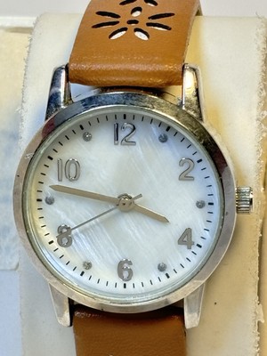 Ladies Flower Cut Band Watch, Stunning Mother Of Pearl Dial w Silver Features