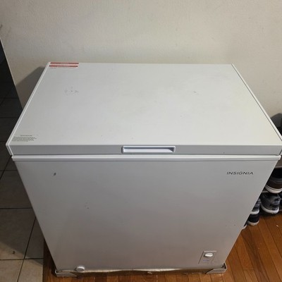 Insignia 7.0 Cu. Ft. Garage Ready Top Chest Freezer, Interior Light - Brand New
