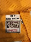 Kobe Bryant Signed #8 Los Angeles Lakers Jersey PSA/DNA Certified — photo 3