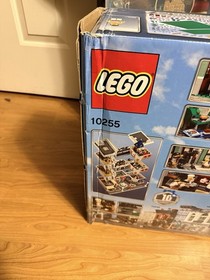 LEGO Assembly Square (10255) Damaged Box (See Photos) FREE SHIPPING NEW
