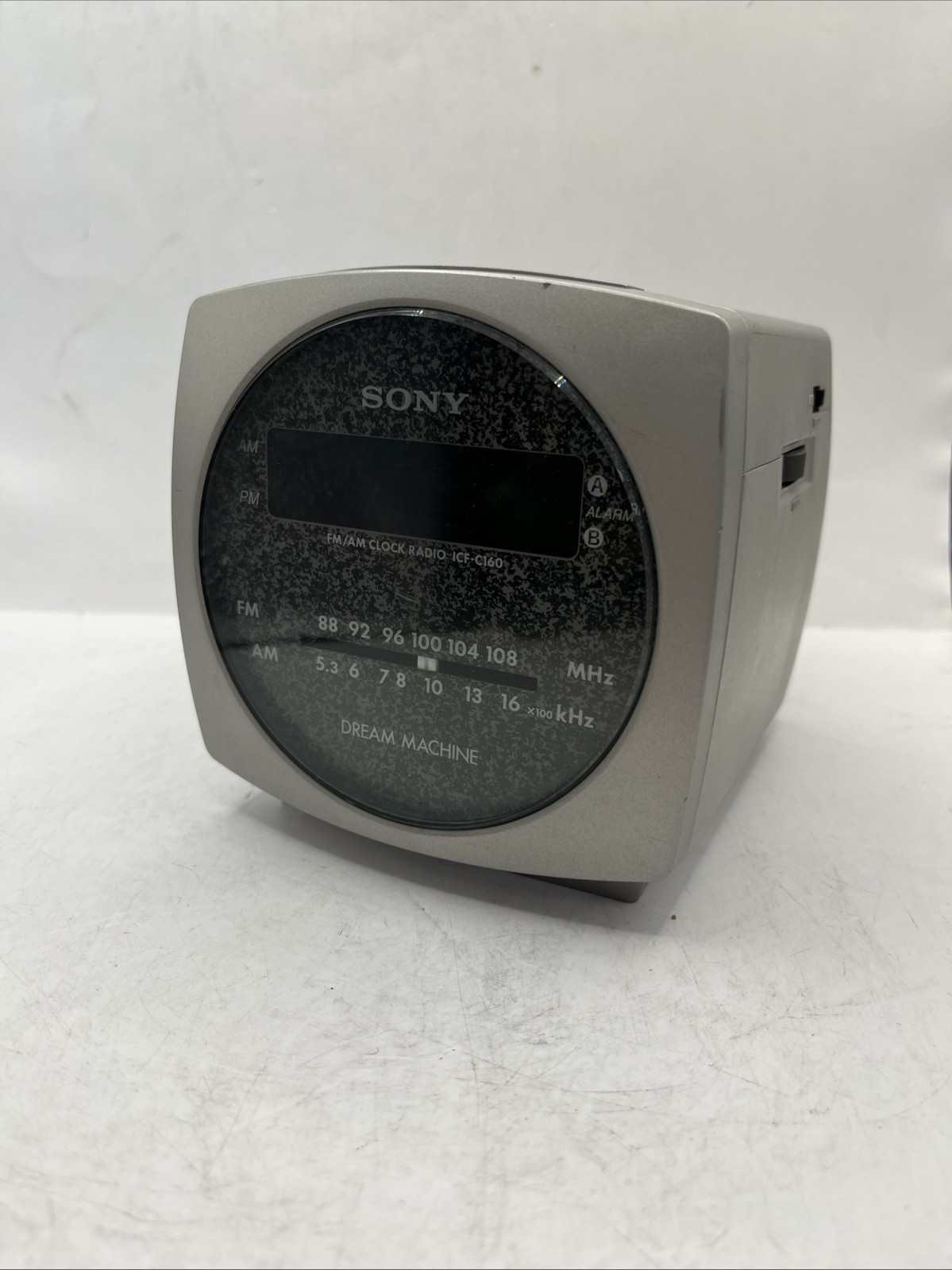 SONY ICF-C160 Dream Machine AM/FM LED Alarm Clock Radio Snooze Battery