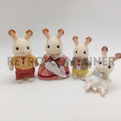 Vintage TOMY Epoch SYLVANIAN FAMILIES - Bunny Family Maple Town Calico Critters