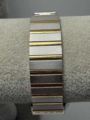 Scratched Grovana 1541-1 Swiss Made New Battery Unisex Watch 