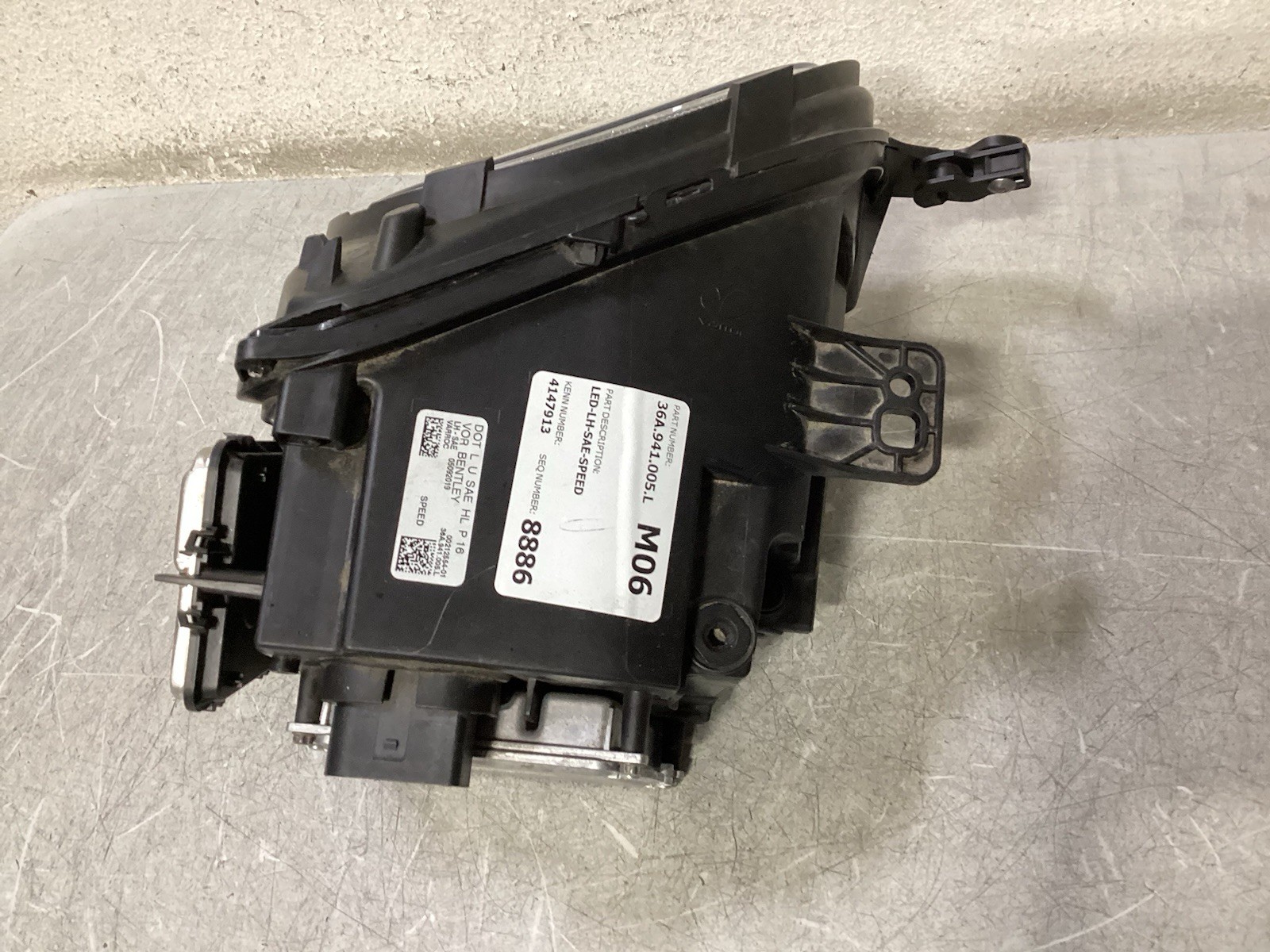 2017-2019 2020 Bentley Bentayga Left Headlight Used OEM 36A.941.005.L  Complete