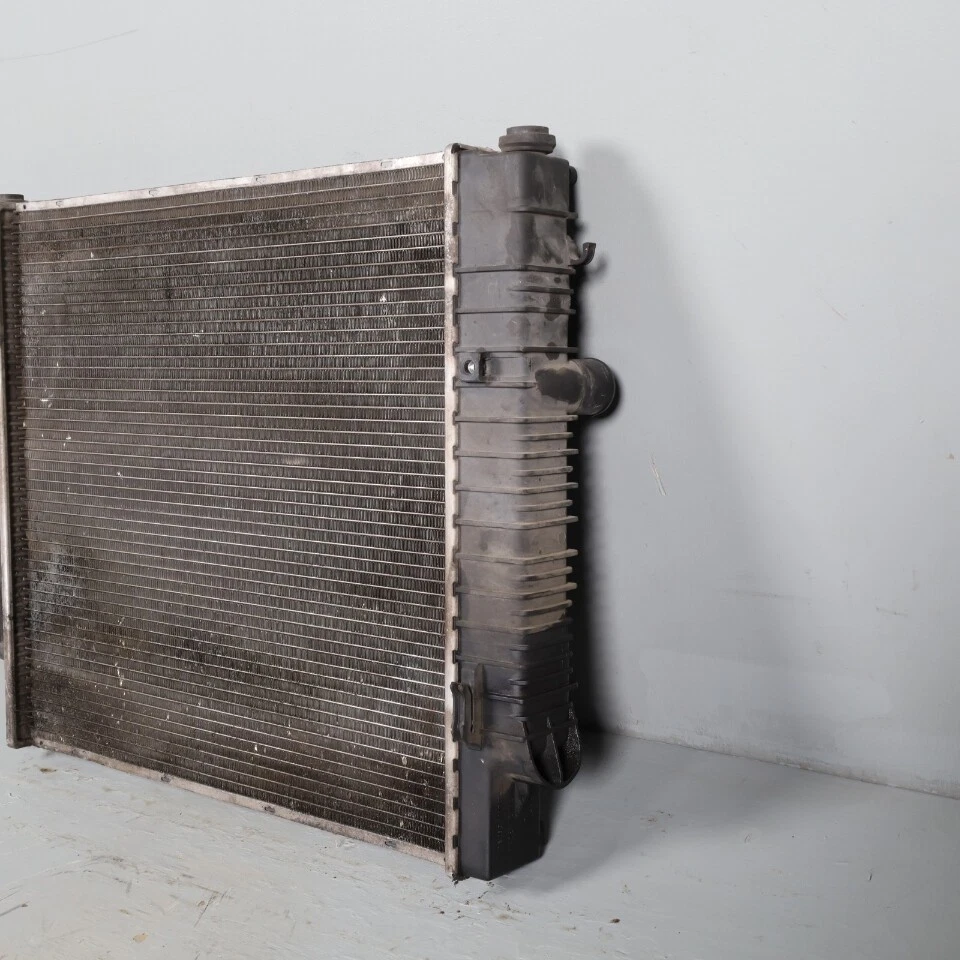 1999-2003 Jaguar XJ8 XJR Radiator MNC4190AG OEM Used Foto 4 de 4