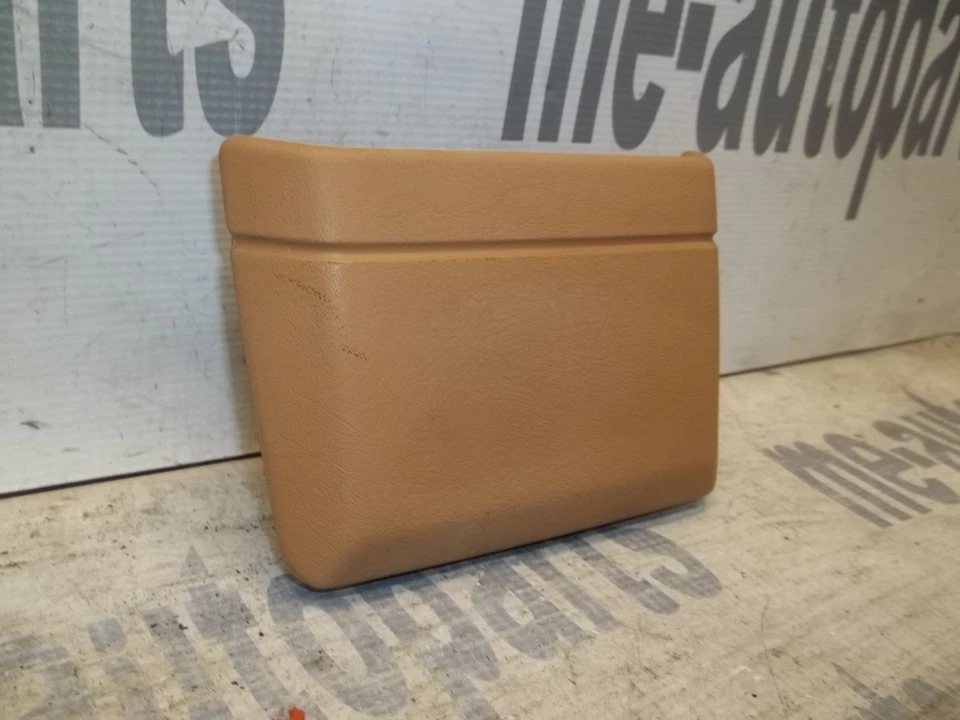 77-85 Mercedes-Benz W123 Cenicero trasero derecho o izquierdo Bandeja de cenizas Panel de puerta Borde Foto 3 de 4