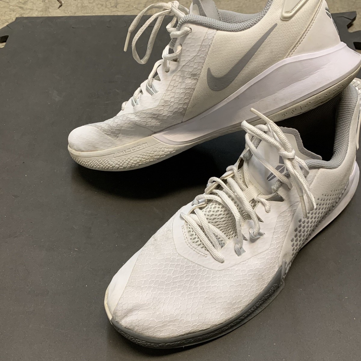 Nike Mamba Fury White Wolf Grey Running Shoe Size