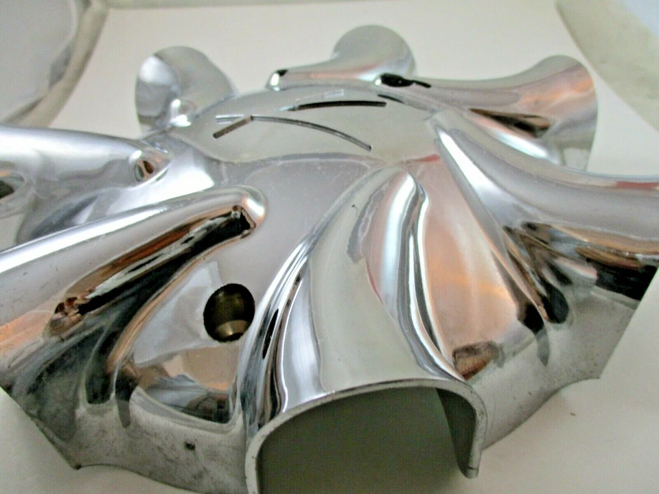 KAOTIK/K/ TAPA CENTRAL DE RUEDA PERSONALIZADA CROMADA DESCONOCIDA #10945 (para 1 tapa) Foto 2 de 4