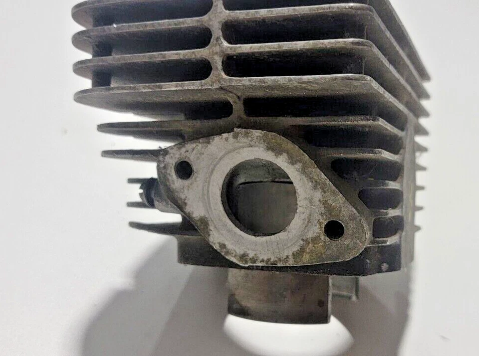 Jarra cilindro izquierdo Yamaha R5 R5B R5C 1970-1972 Foto 4 de 4