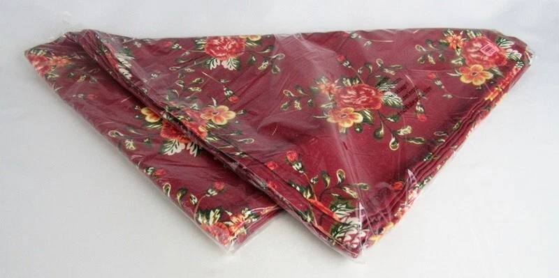 Homesmart Red Floral Table Linen Set 4 Placemat 1 Table Runner Poly Blend - NEW - Image 3 of 4