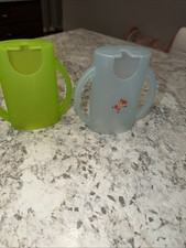 Squeeze Proof Flipping Holder for Food Pouches Juice Boxes - Blue And Green