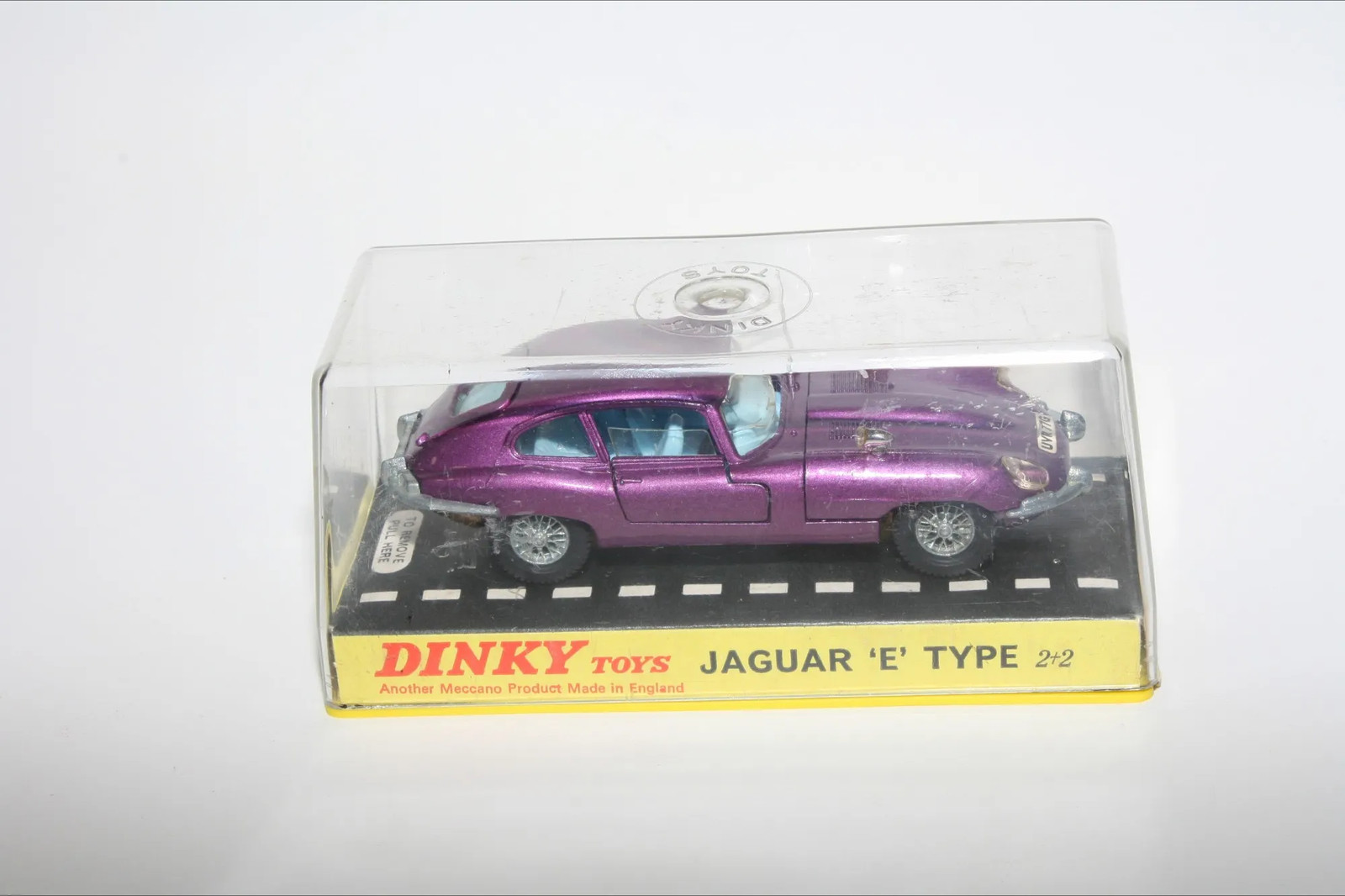 Dinky 131, Jaguar E-Type 2+2 - Free Price Guide & Review