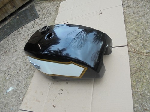 TRIUMPH T140 UK SPEC FUEL TANK - Picture 4 of 10