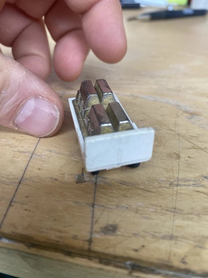 MATCHBOX SUPER KINGS - #K19 GRUPPO 4 RICAMBI ORIGINALE RIMORCHIO ORO IDEALE SE N - Immagine 3 di 4