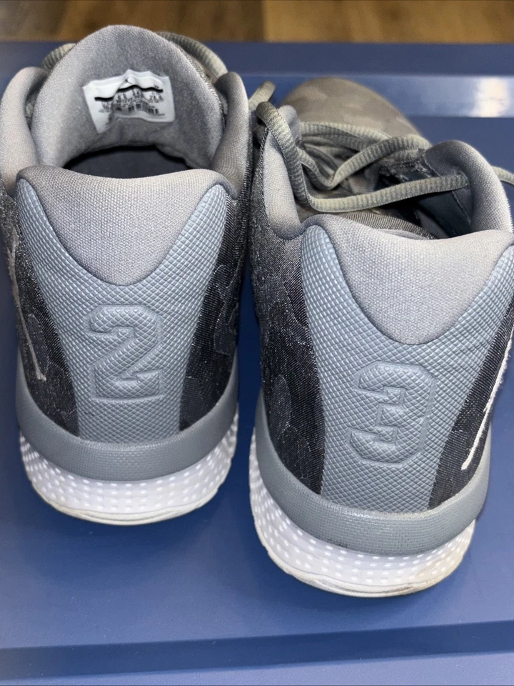 Кроссовки Nike мужские Air Jordan B.Fly серые на шнуровке размер 10,5 - без коробки - Изображение 3 из 4