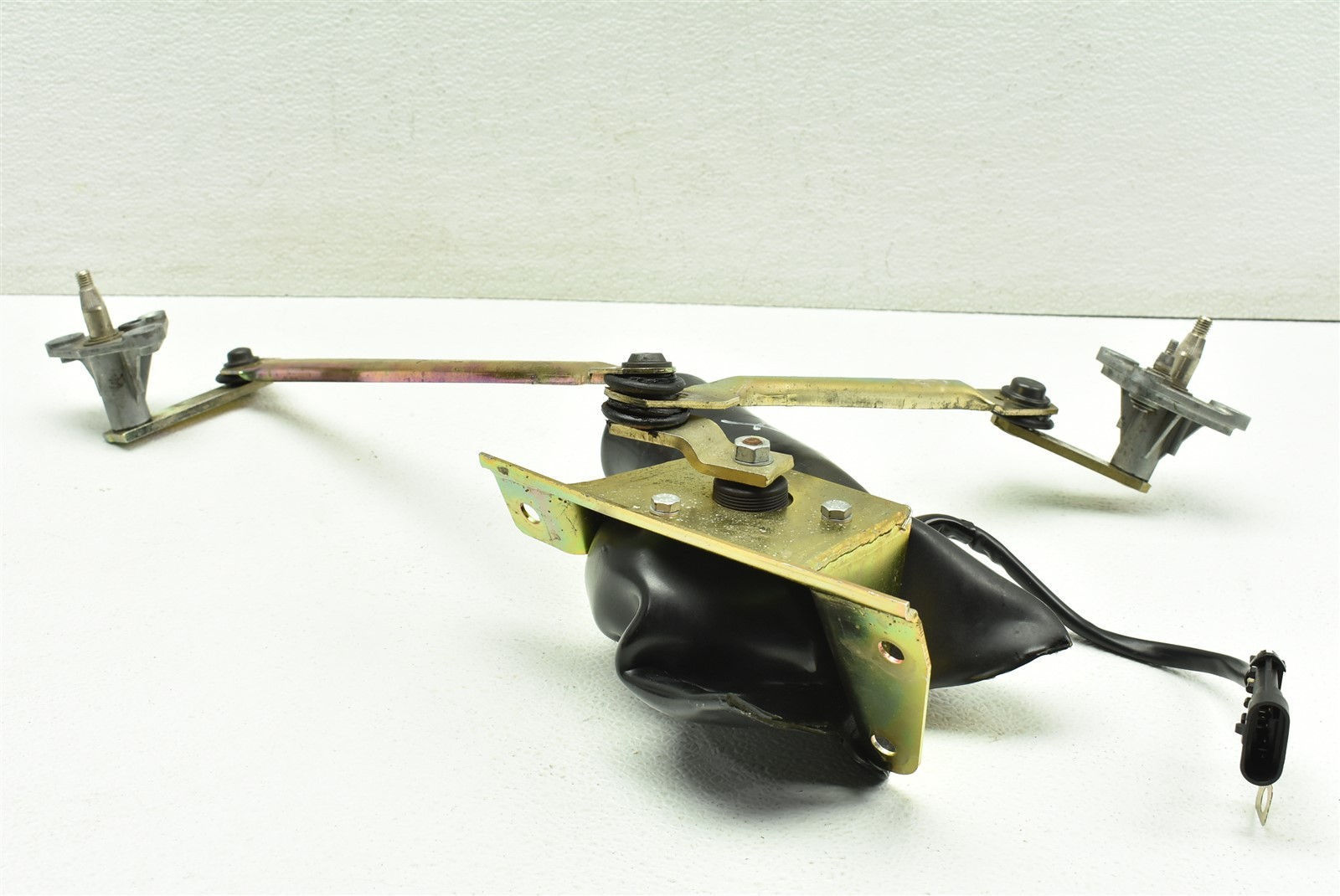 2002 Ferrari 360 Spider Wiper Motor with Linkage 