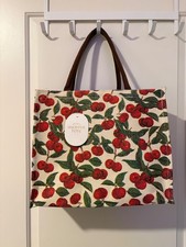 apple print structured tote bag