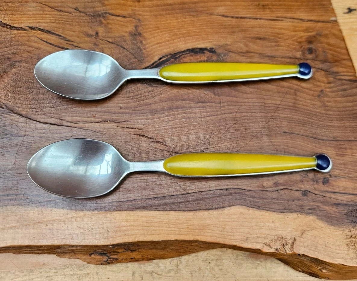 2 Vintage Cromargan Nortica Teaspoons, Yellow and Blue