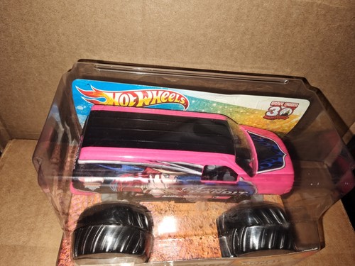 Hot Wheels Monster Jam SCARLET BANDIT 1:24. Die Castast Truck 2004 - Picture 2 of 5