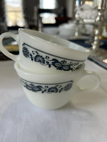 Pyrex Corning Milk Glass Old Town Blue Onion Coffee Tea Mug Cup Vintage Set of 2