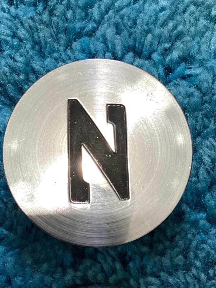 Tapacubos central 84 85 86 Nissan 300ZX OEM 62150 62151 40343-03P00 1 pieza Foto 4 de 4